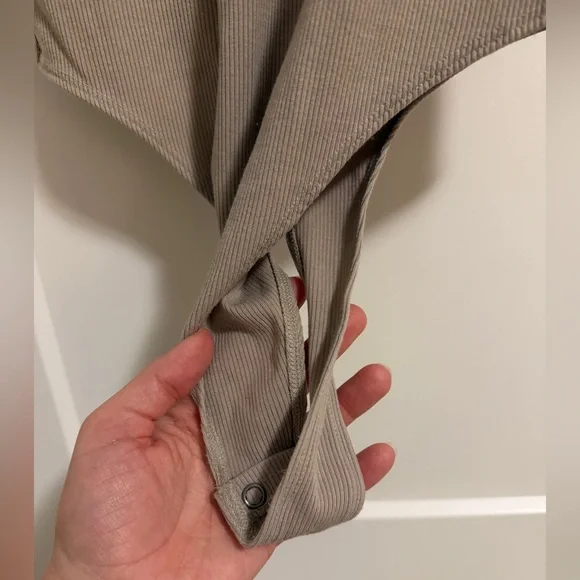 American Eagle Outfitters Taupe Ribbed Bodysuit - like new! - Picture 3 of 5